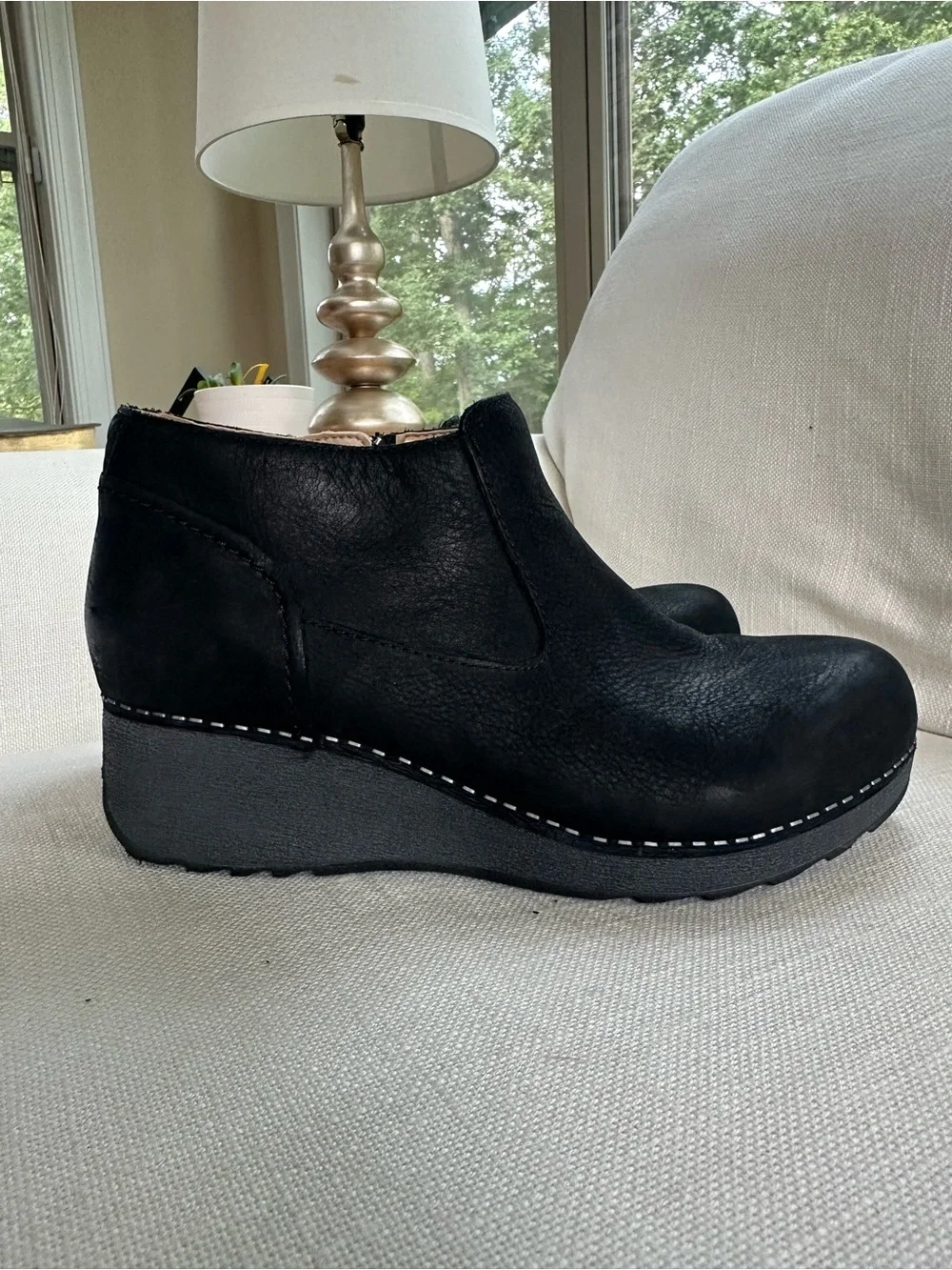 Dansko Women’s Size 39 (8.5-9) Black Leather Wedge Ankle Boots Side Zip